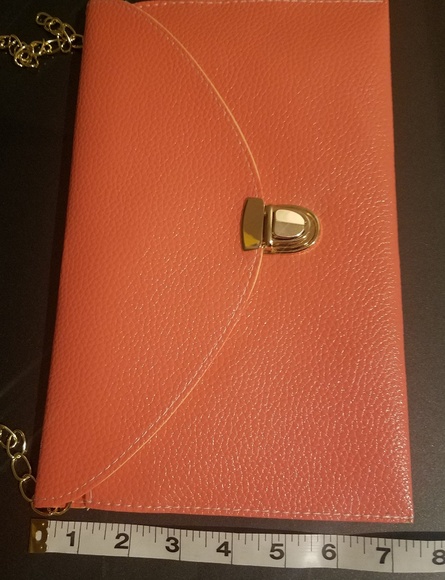 πNEW Envelope Clutch - Picture 4 of 5